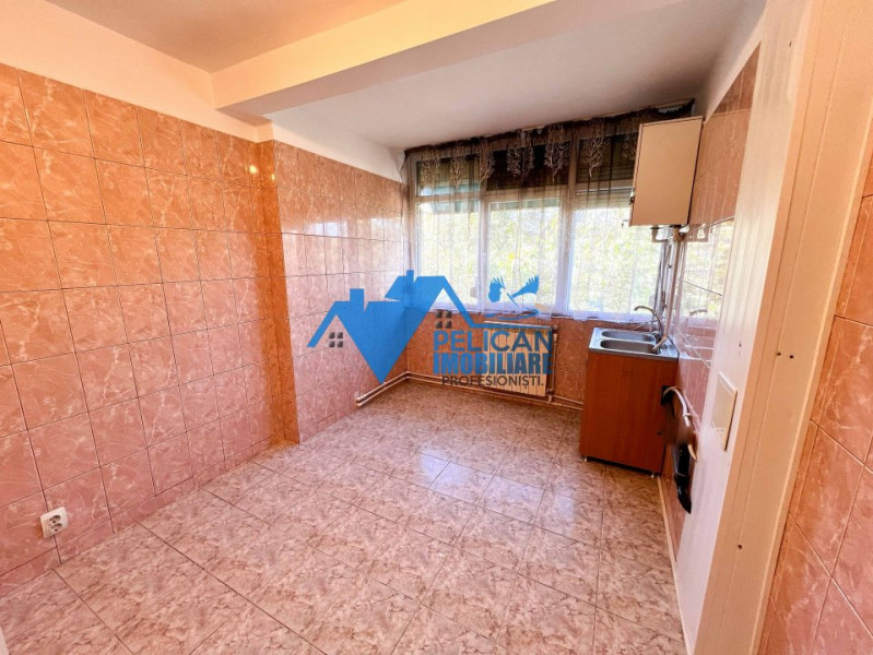 Vest, U-uri, 2 camere, Etaj 3, renovat