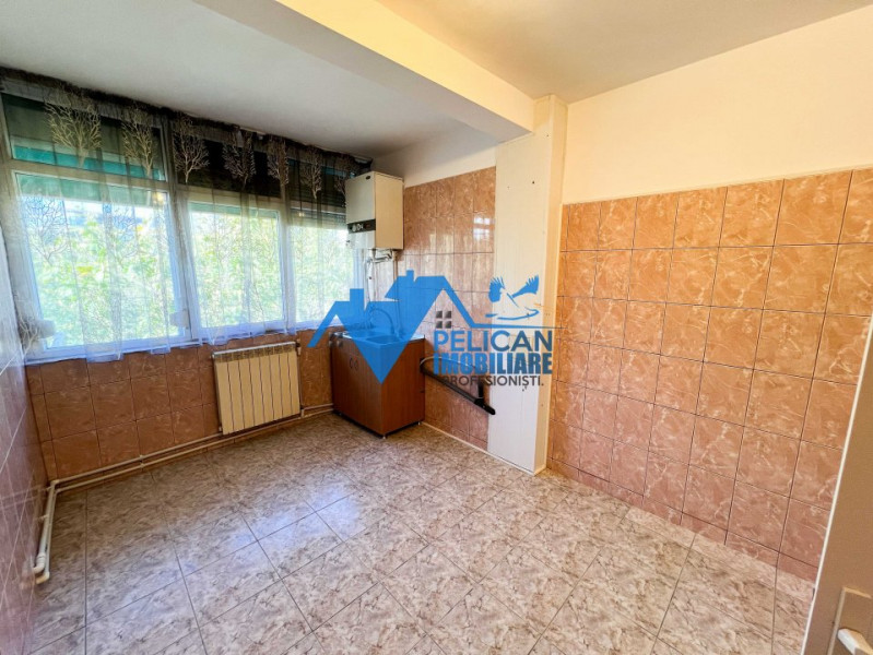 Vest, U-uri, 2 camere, Etaj 3, renovat
