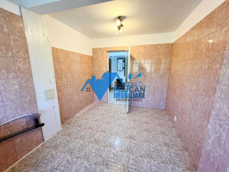 Vest, U-uri, 2 camere, Etaj 3, renovat