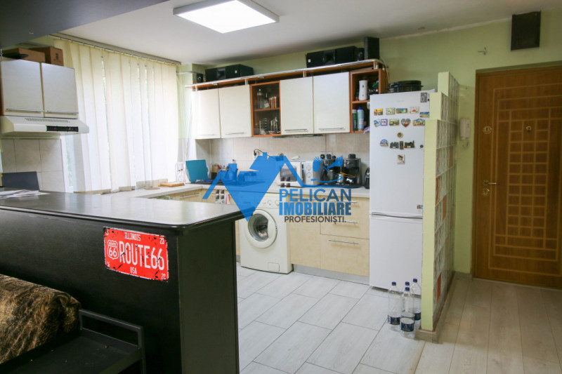 Ultracentral, 4 camere, etaj 2, renovat, centrala termica