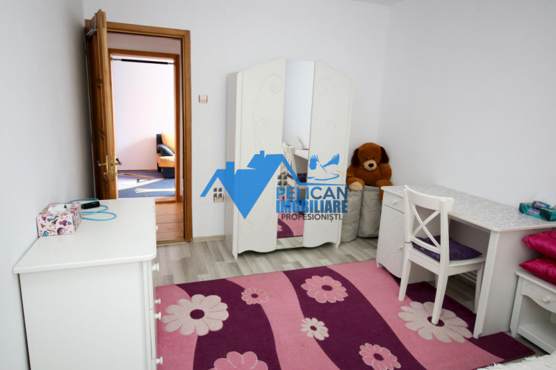 Spitalului, 3 camere, decomandat, renovat, centrala proprie