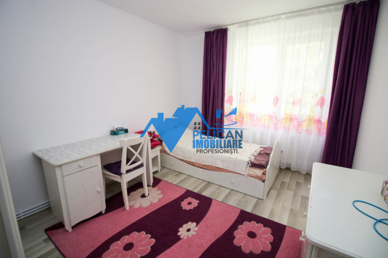 Spitalului, 3 camere, decomandat, renovat, centrala proprie