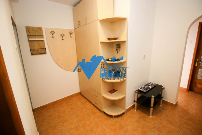 Spitalului, 3 camere, decomandat, renovat, centrala proprie