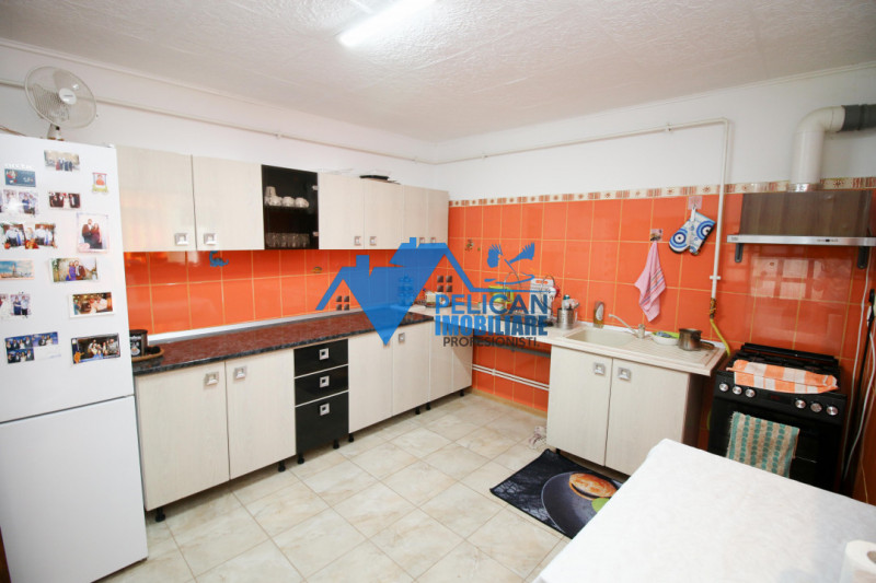 Cartierul Nou, Casa  P+M de vanzare, teren 400mp