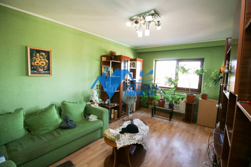 Mircea Voda, 3 camere, centrala termica, 69 mp