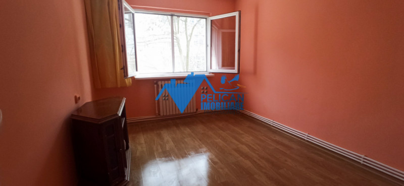Vest, 2 camere, etaj 1, centrala proprie