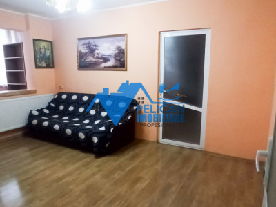 Vest, 2 camere, etaj 1, centrala proprie
