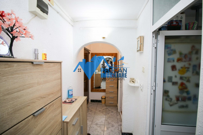 Casablanca, 3 camere, Etaj 3, mobilat, centrala termica