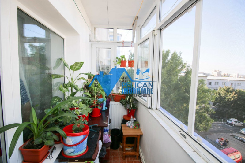 Casablanca, 3 camere, Etaj 3, mobilat, centrala termica