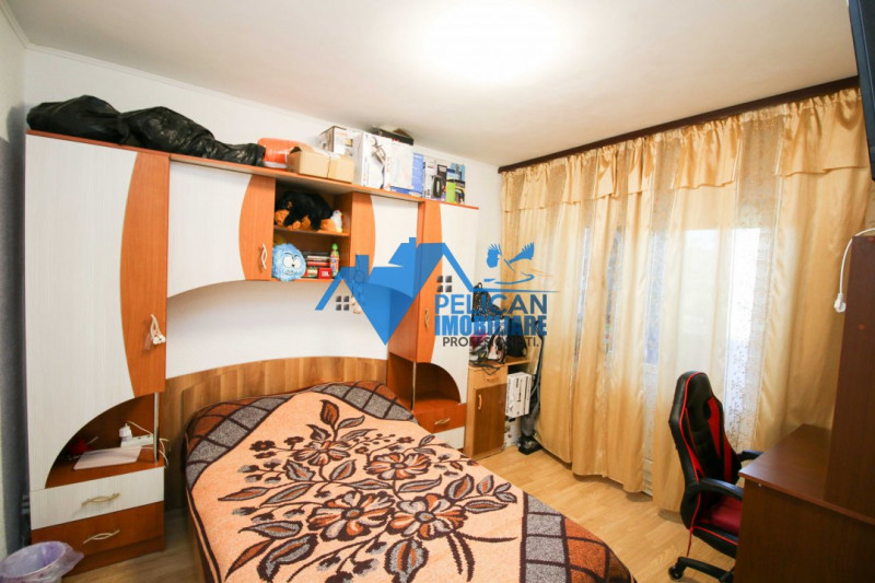 Casablanca, 3 camere, Etaj 3, mobilat, centrala termica