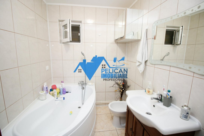 Podgoriilor, 2 camere, decomandat, renovat modern, pod