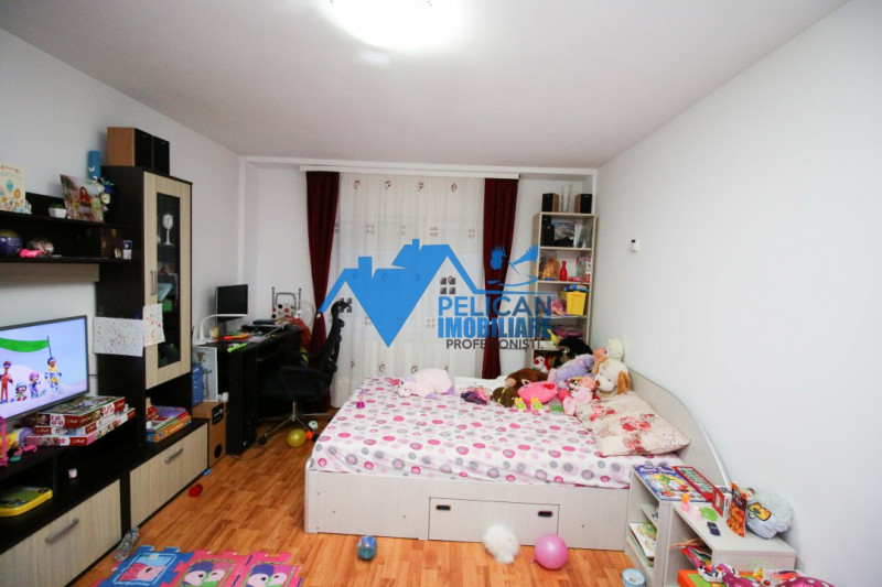 Podgoriilor, 2 camere, decomandat, renovat modern, pod