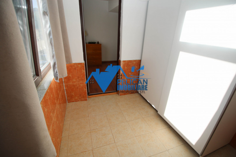 Mircea Voda, 2 camere, etaj 1, renovat complet 