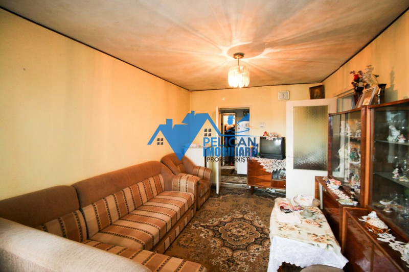 Alunisului, 3 camere, 50 mp plus balcon