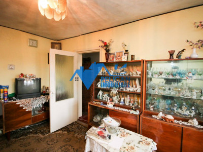 Alunisului, 3 camere, 50 mp plus balcon