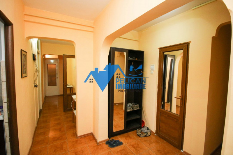 Faleza, 4 camere, Etaj 1, centrala proprie, 91 mp