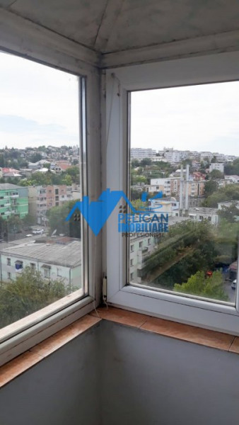 Faleza, 3 camere, decomandat, centrala termica