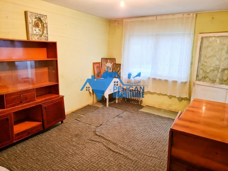 Pelican, 2 camere, Etaj 1, decomandat