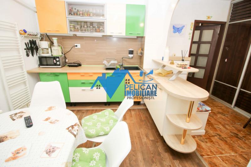 C5, etajul 1, decomandat, 3 camere, renovat
