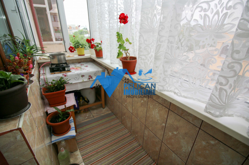 Sabinelor, apartament 2 camere, decomandat 