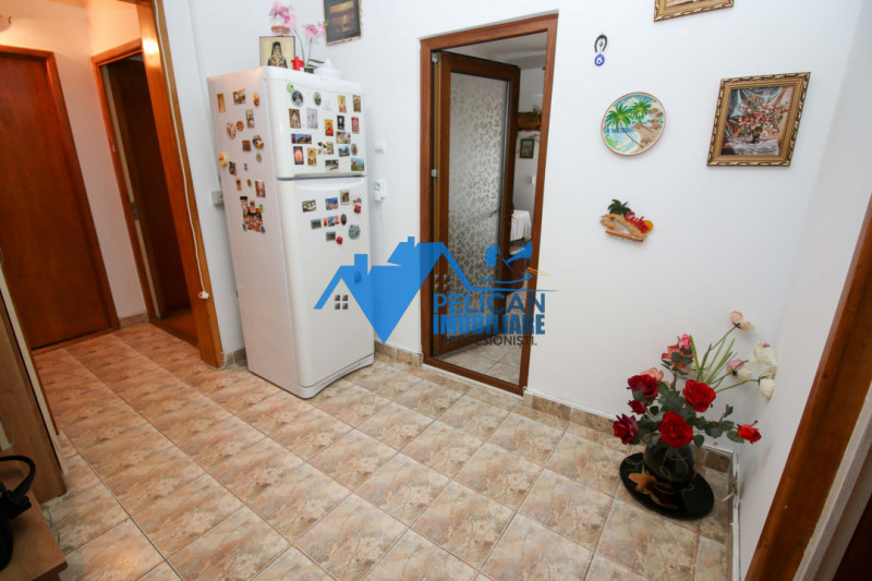Sabinelor, apartament 2 camere, decomandat 