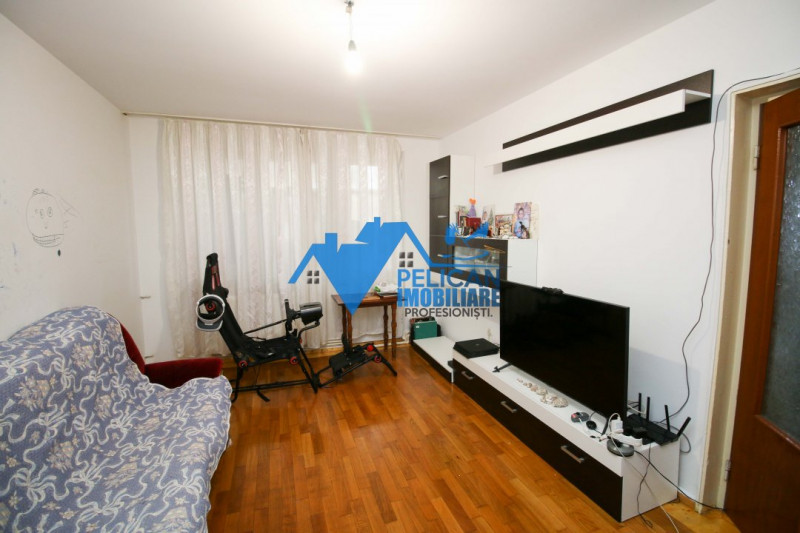 Gavr. Corneliu, 2 camere, Etaj 1, centrala proprie