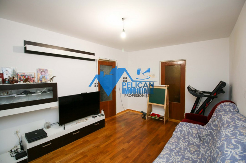 Gavr. Corneliu, 2 camere, Etaj 1, centrala proprie
