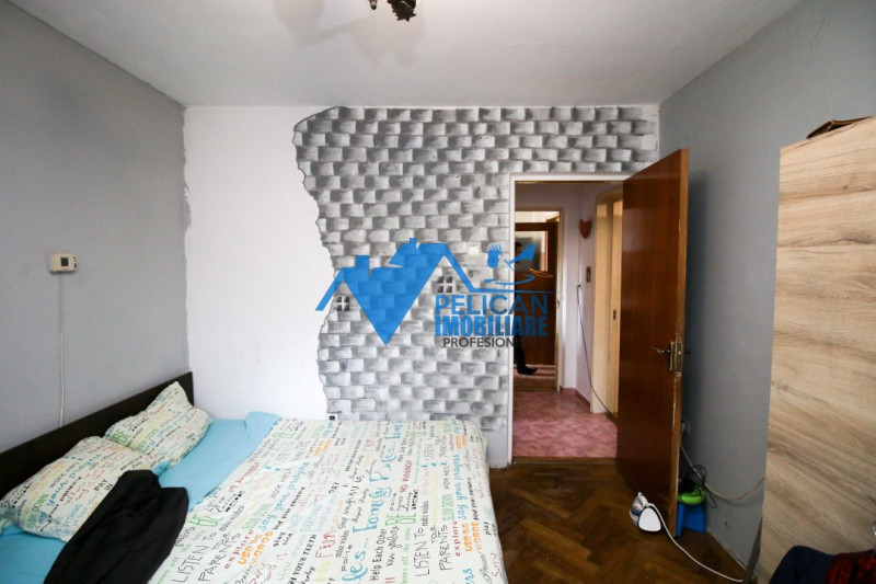 Gavr. Corneliu, 2 camere, Etaj 1, centrala proprie