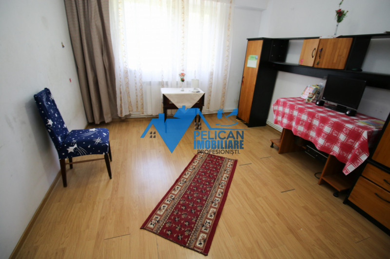 Zona Pelican, 3 camere, decomandat, et 2