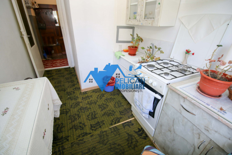 Zona Pelican, 3 camere, decomandat, et 2