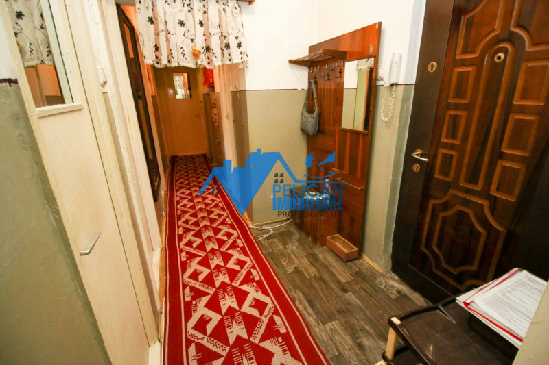 Zona Pelican, 3 camere, decomandat, et 2
