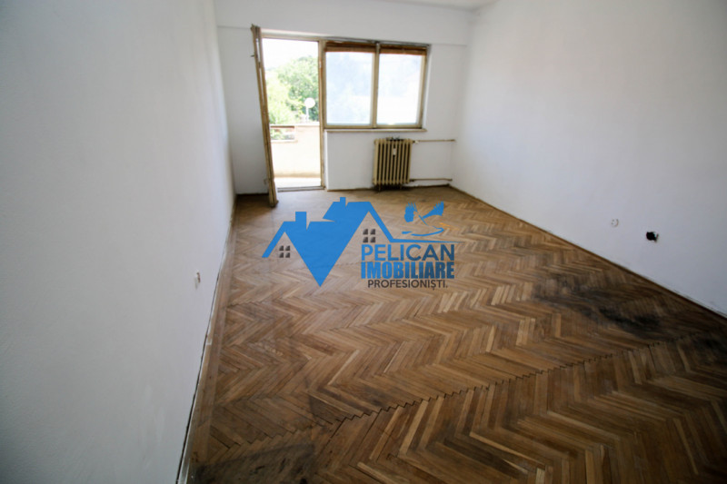 Piata Noua, 2 camere, decomandat, etajul 2