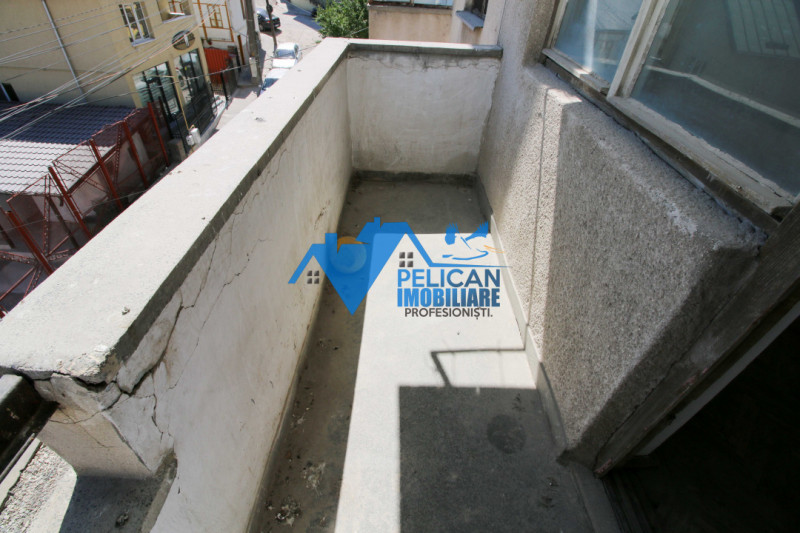 Piata Noua, 2 camere, decomandat, etajul 2