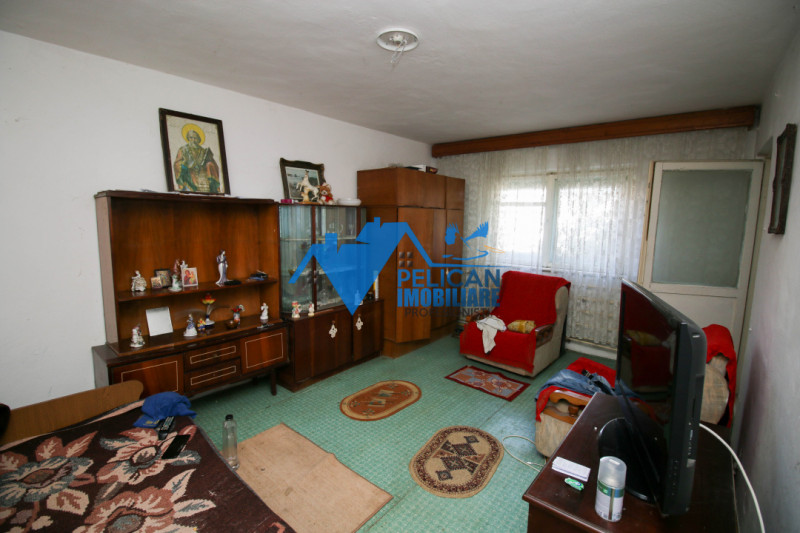 Cartier C5, 2 camere, ETAJ 2, decomandat
