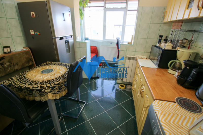 E3, decomandat, 2 camere, etajul 3, centrala proprie
