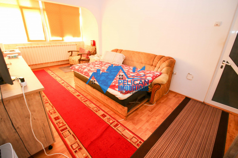 Vest, 2 camere, etaj 1, centrala proprie