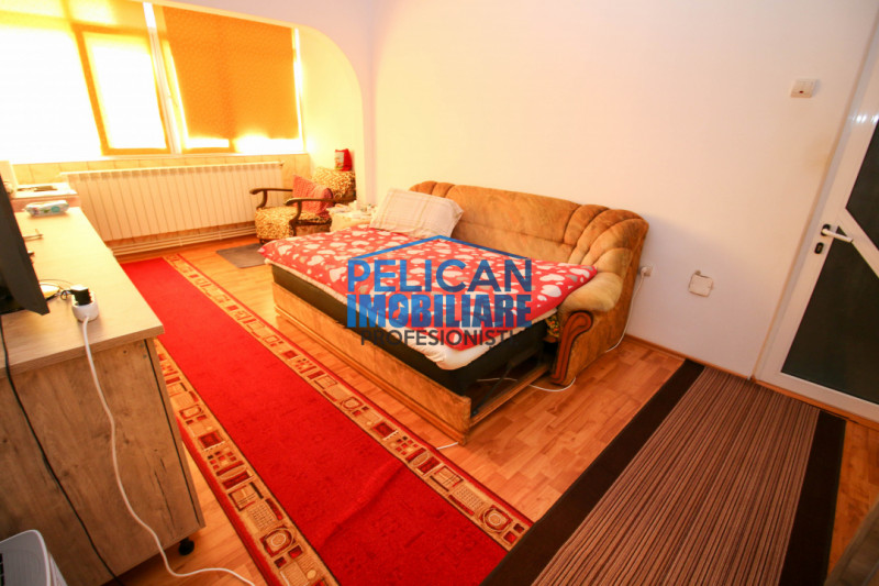 Vest, 2 camere, etaj 1, centrala proprie