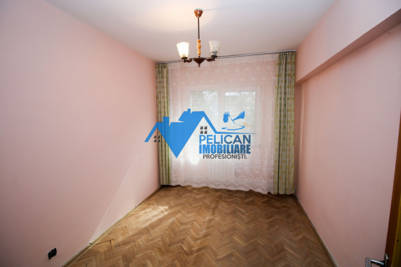 Piața Nouă, 3 camere, Etajul 1, decomandat, centrală proprie