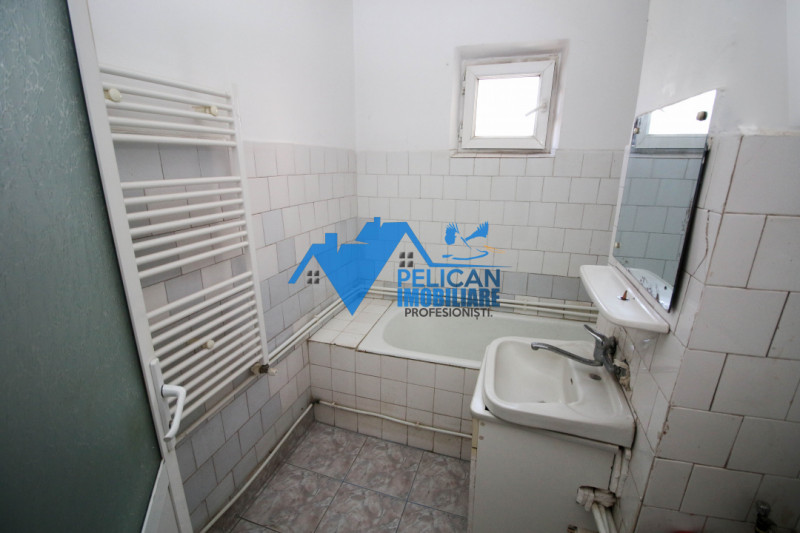 Piața Nouă, 3 camere, Etajul 1, decomandat, centrală proprie