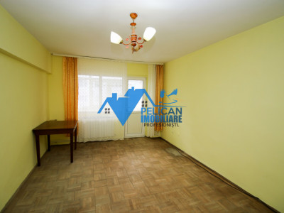 Piața Nouă, 3 camere, Etajul 1, decomandat, centrală proprie