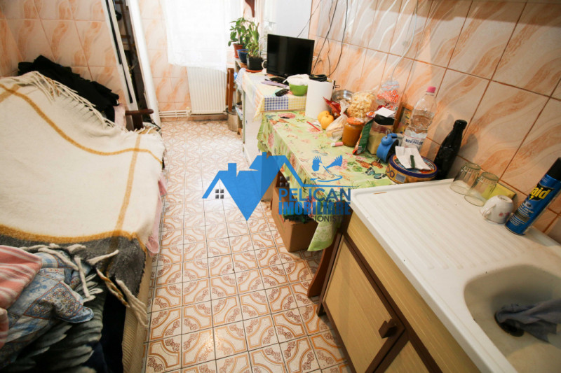 Str. Babadag, 2 camere, decomandat, centrala proprie