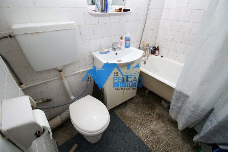 Str. Babadag, 2 camere, decomandat, centrala proprie