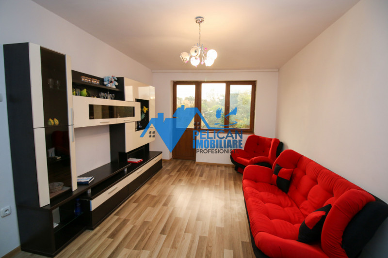 Vest, U-uri, 3 camere, decomandat, renovat