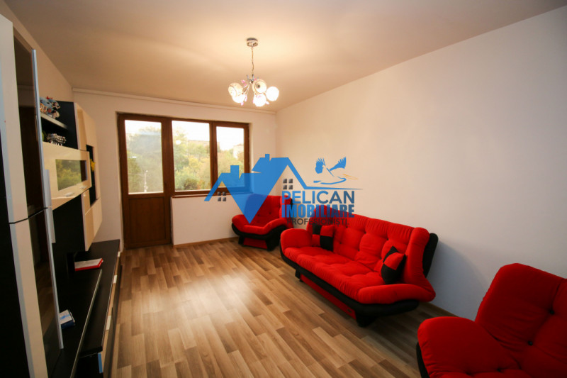 Vest, U-uri, 3 camere, decomandat, renovat