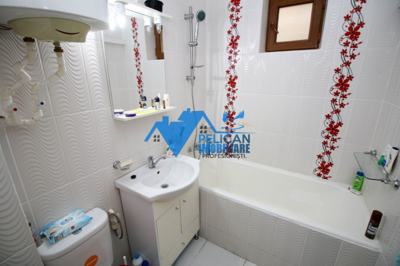 Vest, U-uri, 3 camere, decomandat, renovat