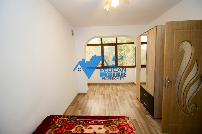 Vest, U-uri, 3 camere, decomandat, renovat