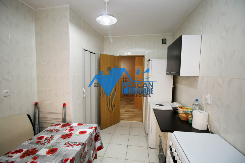 Vest, U-uri, 3 camere, decomandat, renovat