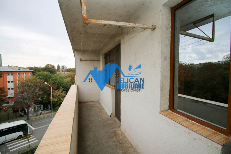 Vest, U-uri, 3 camere, decomandat, renovat