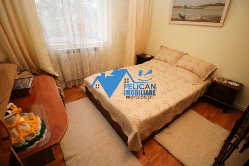 Spitalului, 2 camere, decomandat, centrala proprie