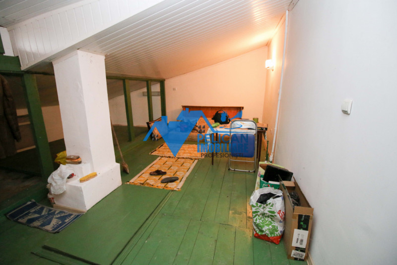 Spitalului, 2 camere, decomandat, centrala proprie